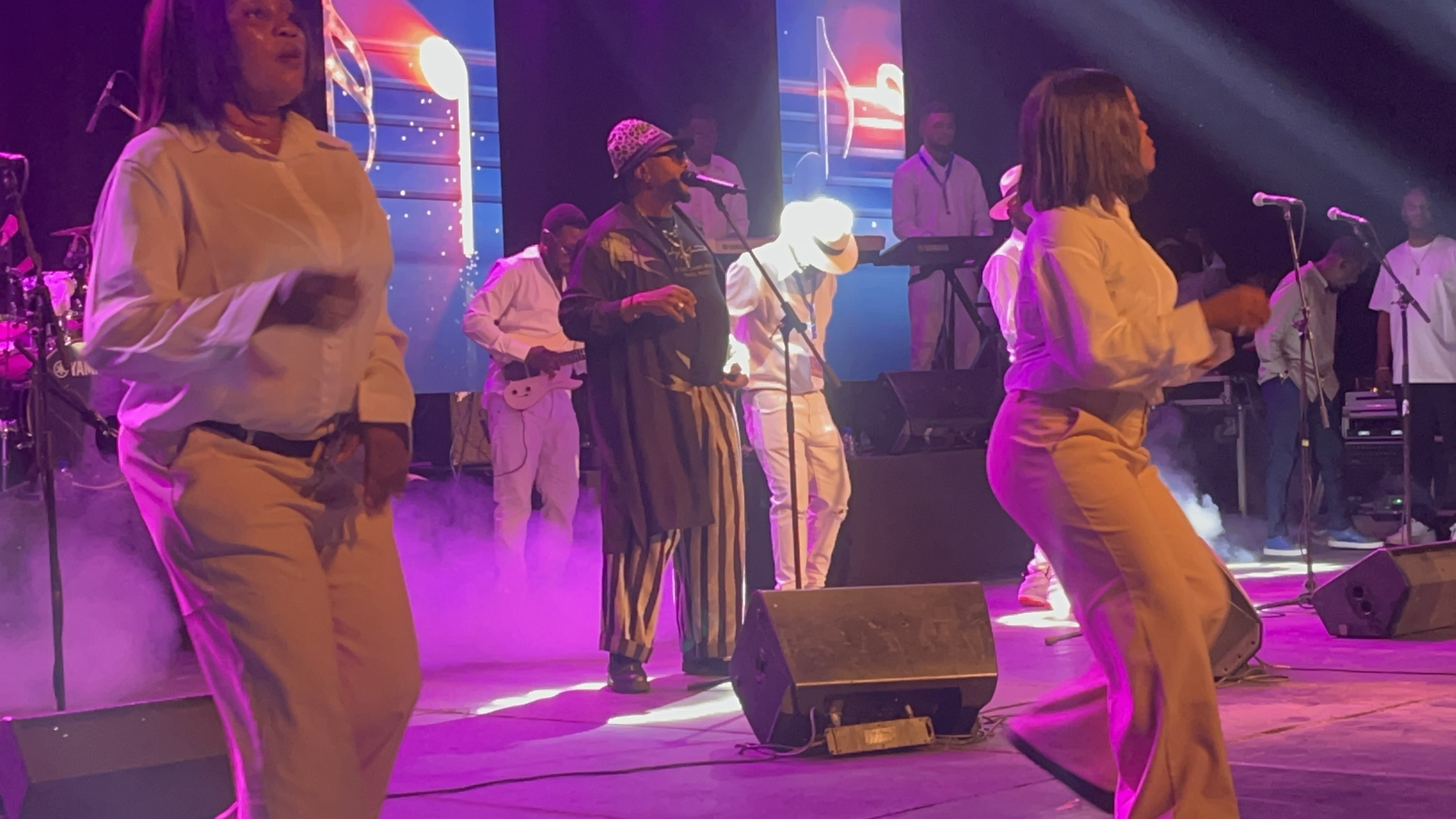JB Mpiana à l’Accor Arena : trois batteries sur scène, dont une en hommage à Séguin