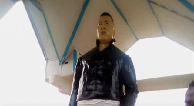 Kikwit: les fans d’Emeneya menacent de démolir la statue du « King »