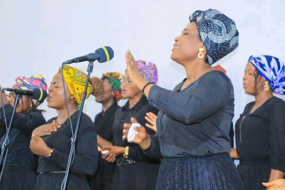 Gospel : 1ère éd. de la Soirée d’adoration et louange au C.E Parole du salut Bongolo !