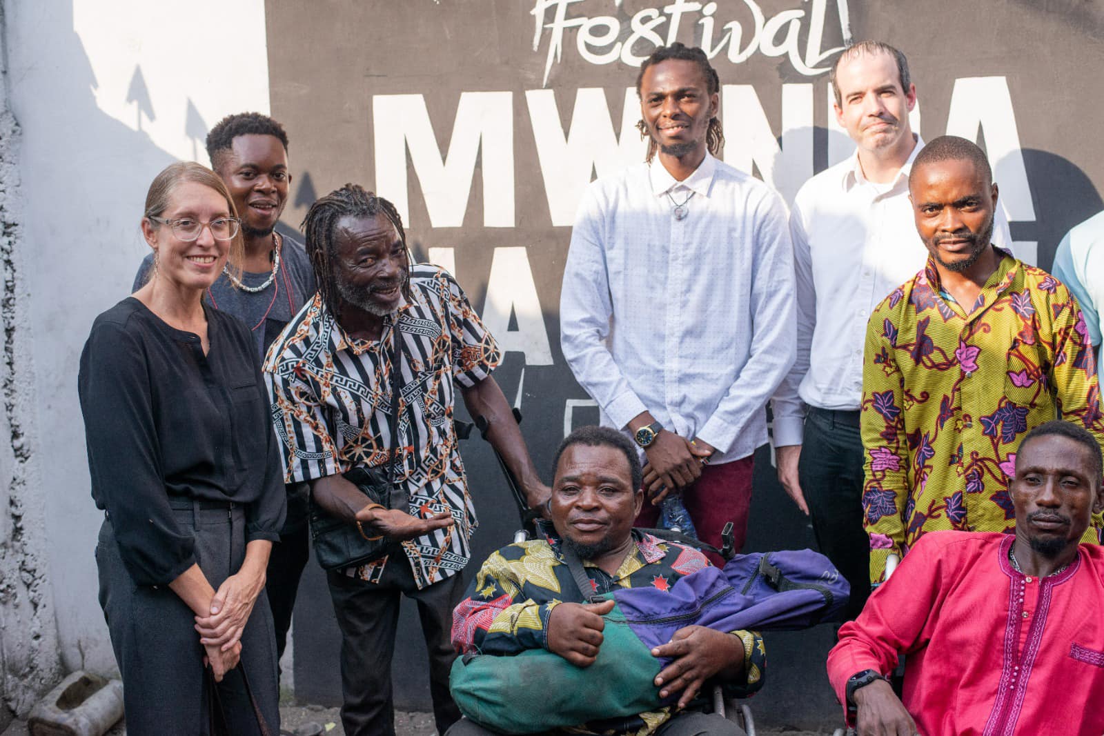 Kinshasa : L’Ambassade des USA visite la Maison Culturelle des Mwindeurs de Ndjili