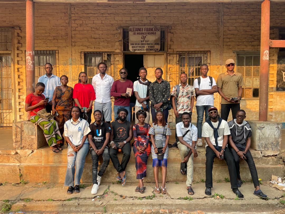 Kongo Central : Le spectacle «Etcetera » illumine la bibliothèque de l’Alliance française de Mbanza-Ngungu