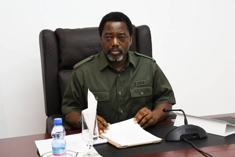 Quand le look militaire de Kabila séduit les Kinois !