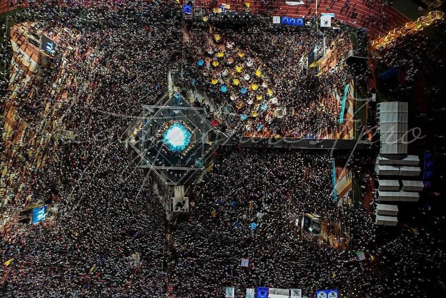 Moïse Mbiye au stade des Martyrs : Le plein, le spectacle et la polémique !