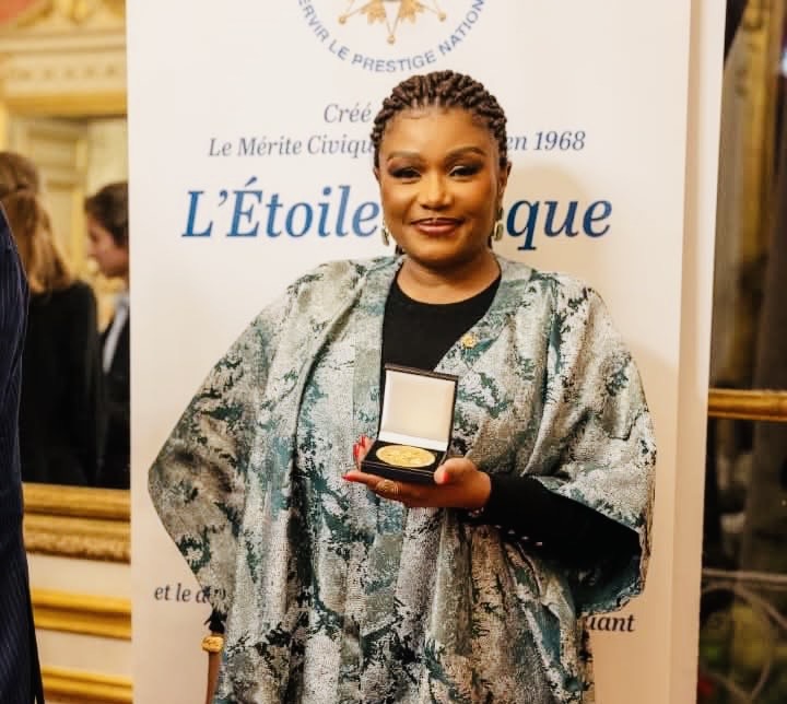 France : Barbara Kanam honorée de la médaille Vermeil d’étoile civique
