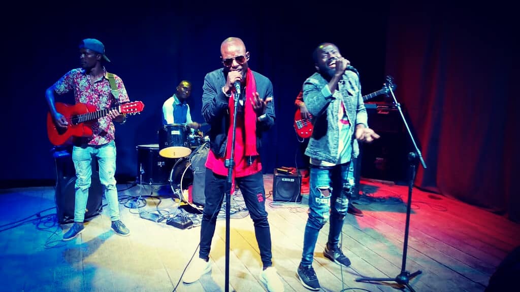 Kisangani : Des artistes célèbrent l’indépendance autour d’un live acoustique !