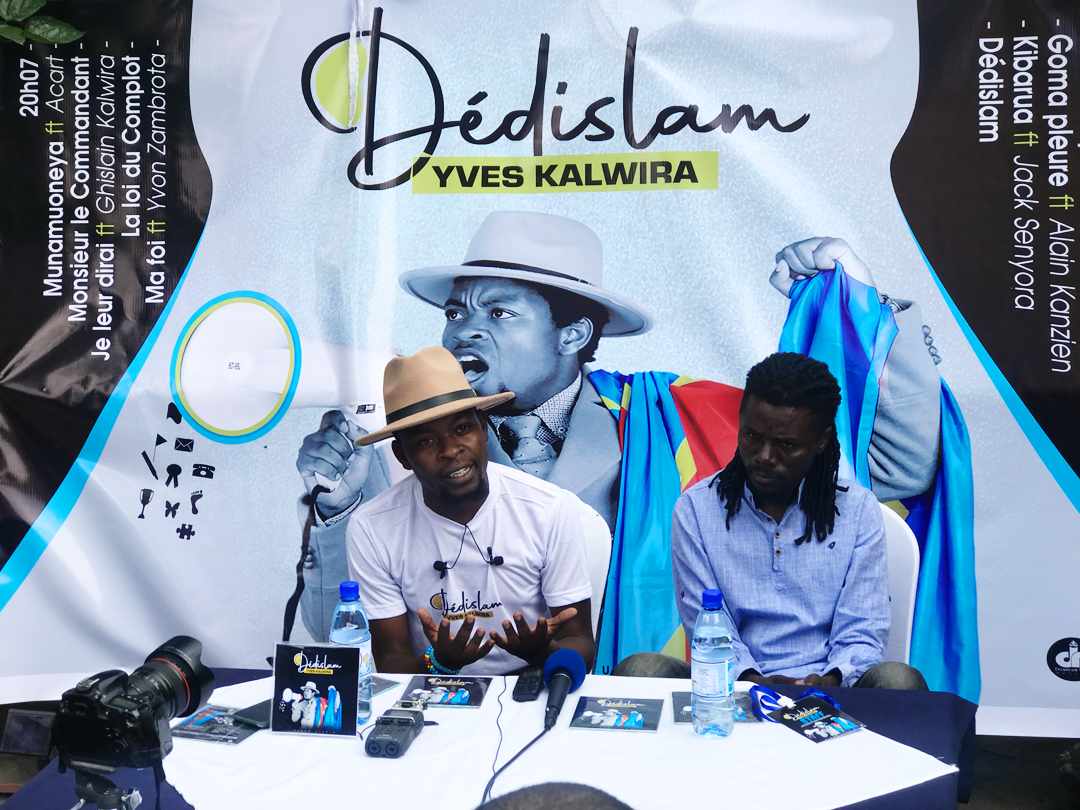 « Dédislam », premier album slam de Yves Kalwira