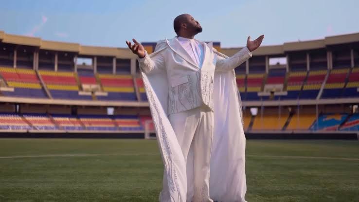 Moïse Mbiye au stade des Martyrs : Le Concert (aussi) de l’unité !
