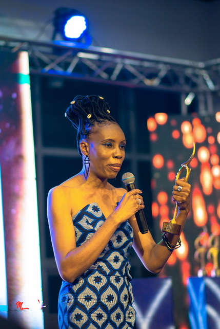 Ce qu’ils ont dit: « C’était juste touchant de voir combien de messages sympathiques j’ai reçus des artistes » (Nioni Masela)