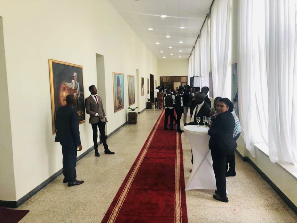 Expo permanente des étudiants de l’ABA au couloir du Sénat !