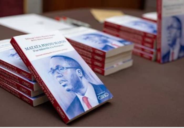 « D’un bindonville à la Primature » : un livre retraçant la vie de Matata Ponyo