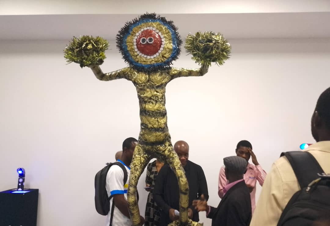 Expo : Le sculpteur Jean-Alain Masela redonne vie aux bouteilles plastiques in « Art Déco » !