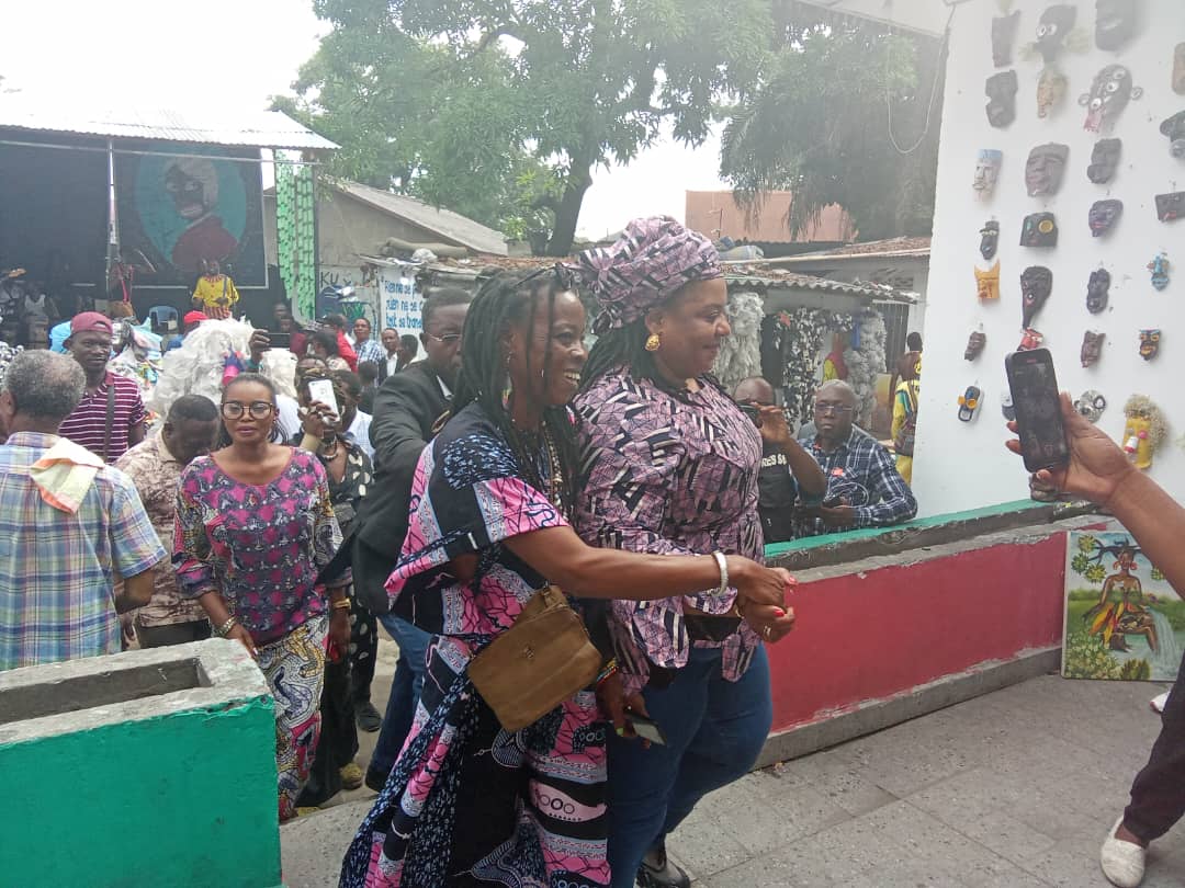 Culture : Catherine Kathungu émue par la créativité des artistes de « la Vie est belle »