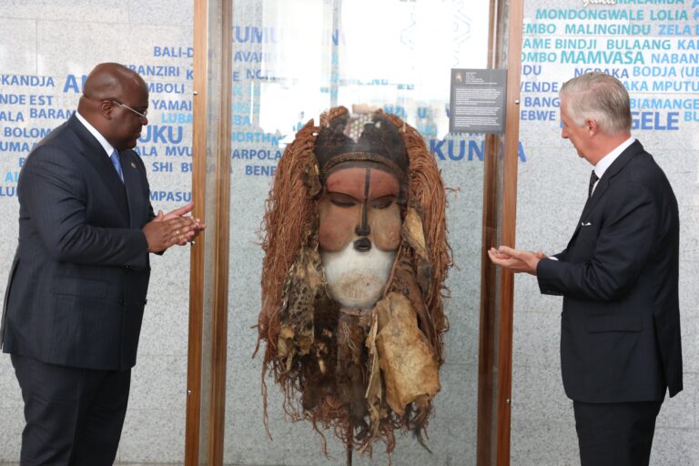 Restitution des objets culturels : Roi Phillipe a-t-il déposé réellement le vrai « masque Suku » de 1954 au Musée National ? 