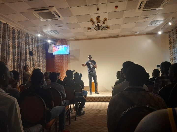 Humour: 2023 commence par le rire fou de « Jokers comedy club »