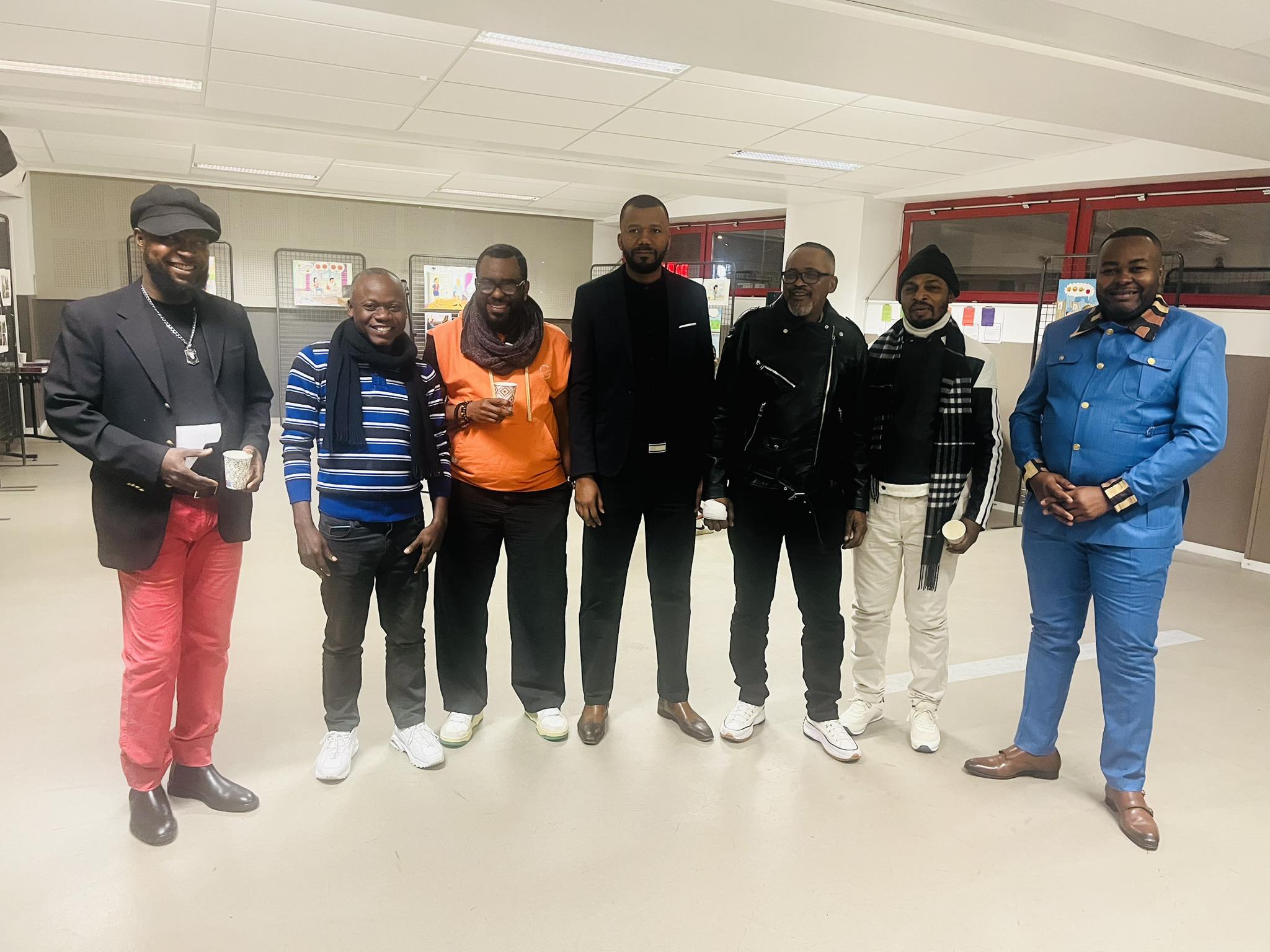 Expo| France-Grenoble : Cinq caricaturistes congolais prônent la non – violence !
