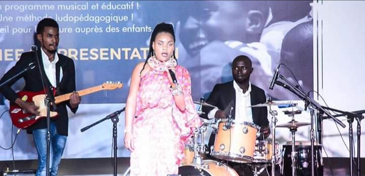 L’artiste Licelv Mauwa s’ouvre aux enfants pour la lecture !