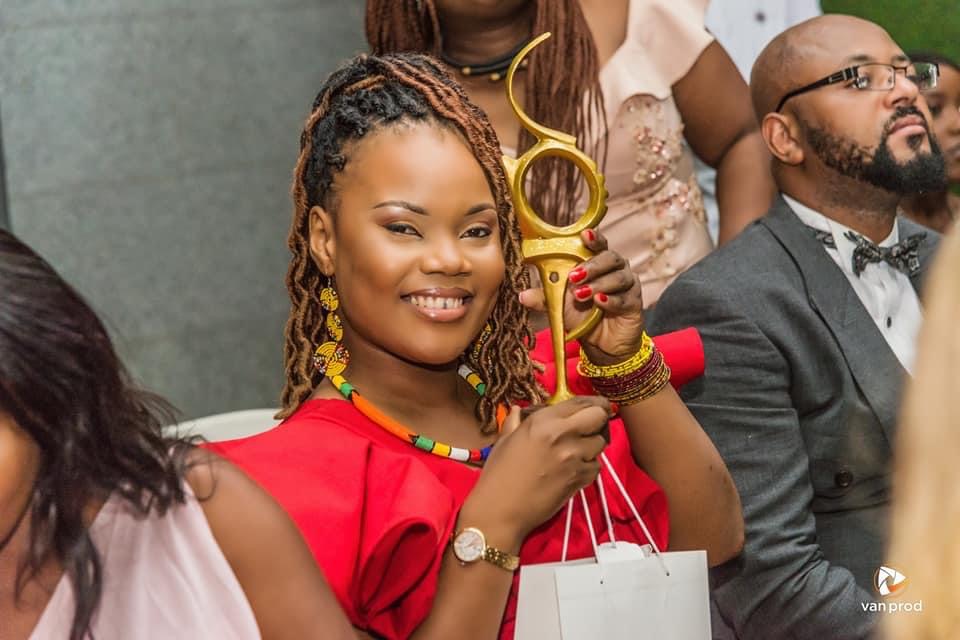« Ce prix Lokumu, je le dédie aux 5000 enfants que j’ai rencontré dans les périphéries de Kinshasa » (Licelv Mauwa)