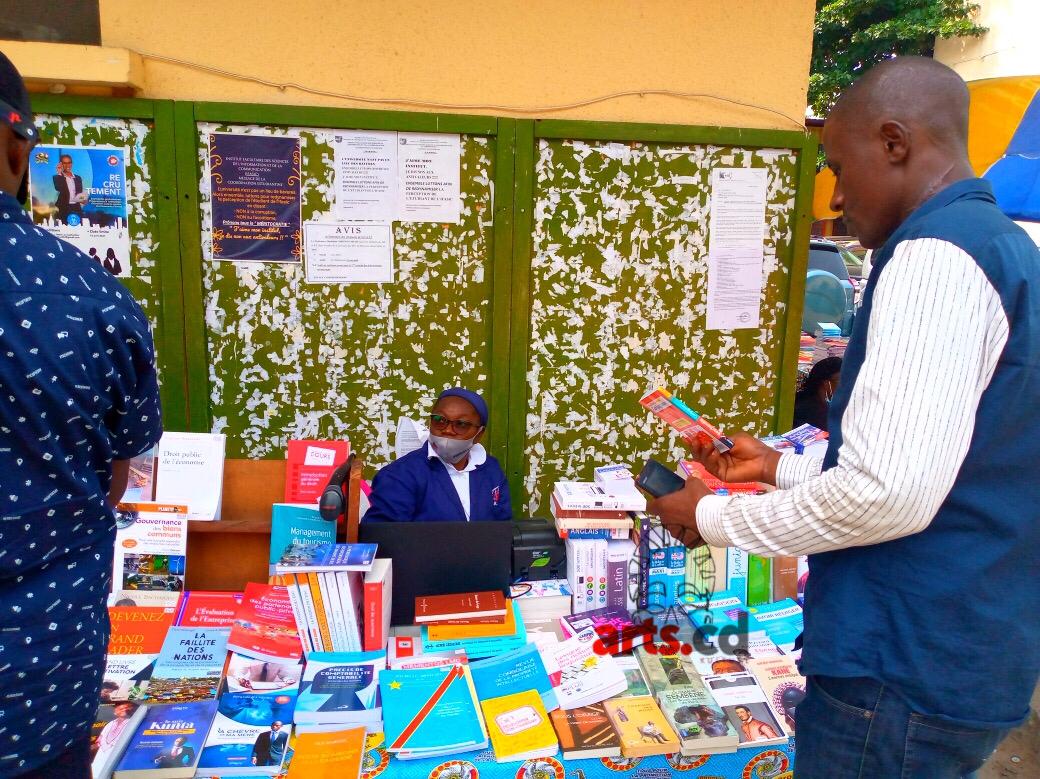 Journée Internationale du Livre : Exposition des ouvrages à l’Ifasic