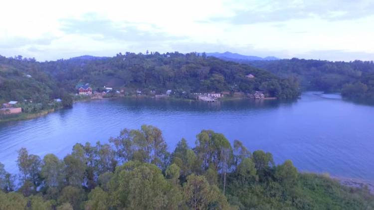 Sud-Kivu : Pygmées et Bantous se réunissent à l’Ile Idjwi !