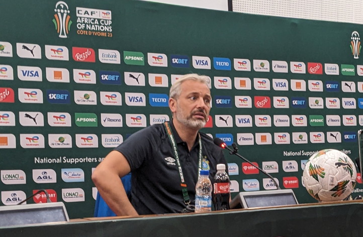 CAN 2023: Entre « photos à San Pedro» et « concentration, » l’étonnant choix de Sébastien Desabre, sélectionneur national