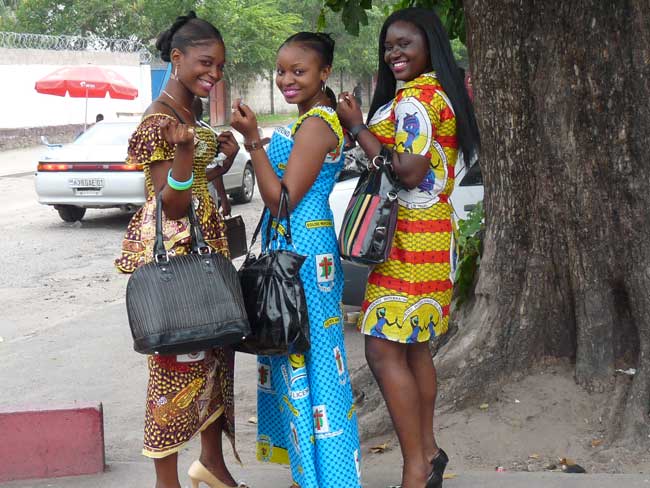 «Libaya », vêtement identitaire de la femme congolaise ?