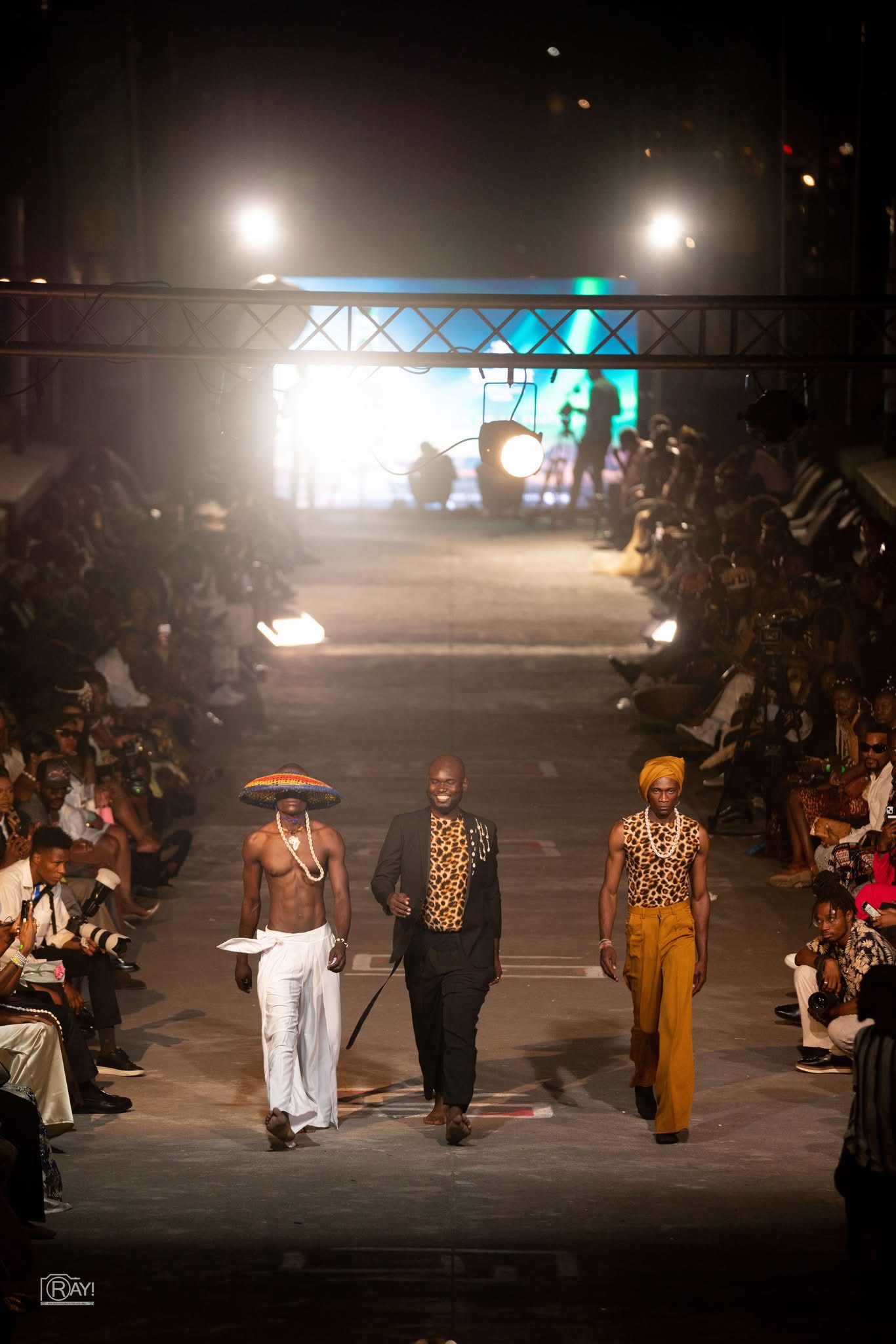 Mode : DRC Fashion Week 2025 Illumine l’Échangeur de Limete