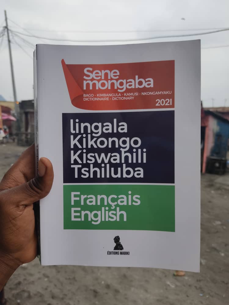 Le dictionnaire multilingue de Sene Mongaba disponible à Kinshasa