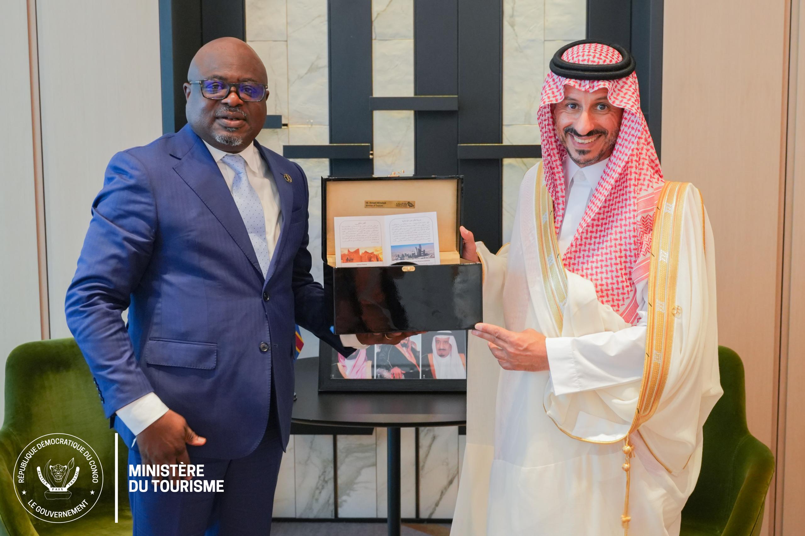 RDC-Arabie Saoudite : Didier M’pambia signe d’importants accords pour former le personnel touristique