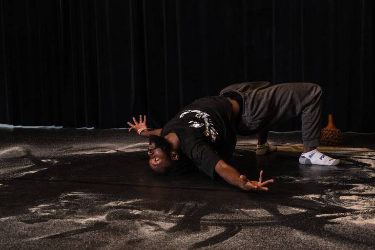 Detours Festival : le danseur Faraja Batumike en Belgique avec sa nouvelle création « La Cage »