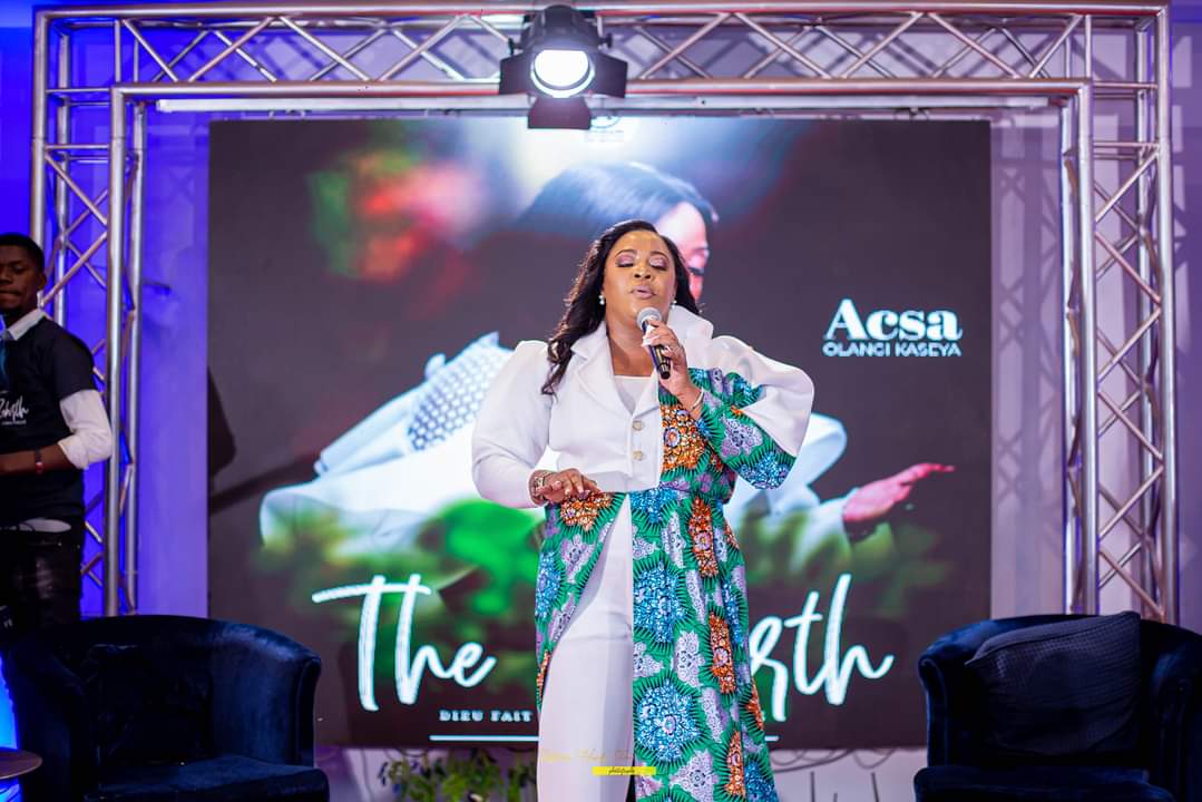 Gospel : La chanteuse Acsa Olangi dévoile son deuxième album, “Rebirth”