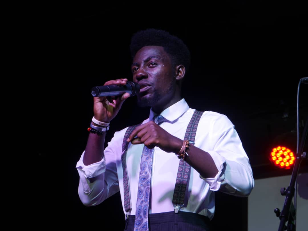 Sud-Kivu/Slam en Swahili : Achille Argus sensibilise sur l’éducation sexuelle !
