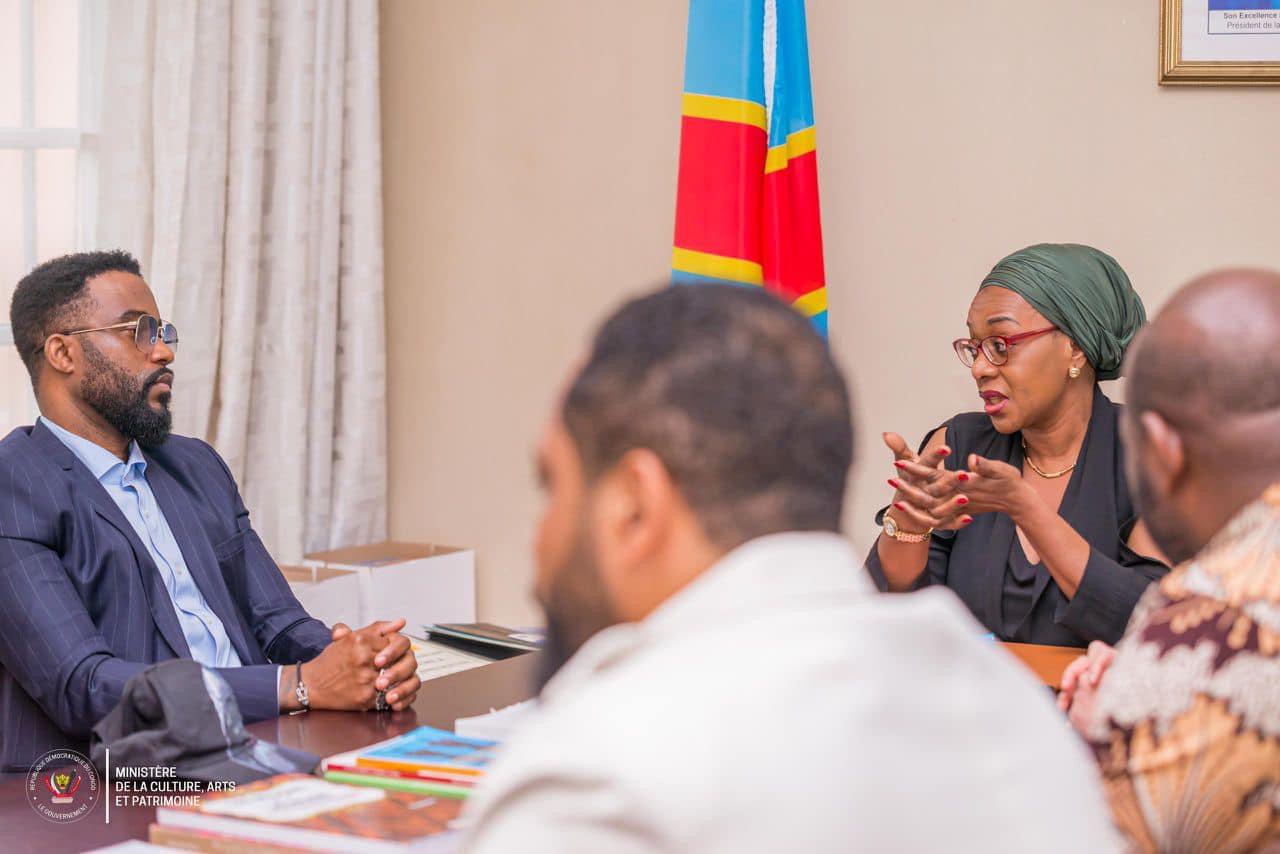 L’artiste Fally Ipupa rencontre la Ministre de la Culture, Yolande Elebe