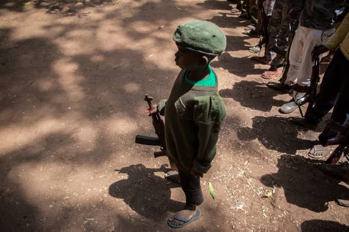 Nord-Kivu | Célébration de la journée des enfants soldats : « C’est un crime, le recrutement des enfants dans les groupes armés ! » (Guy Kibira)