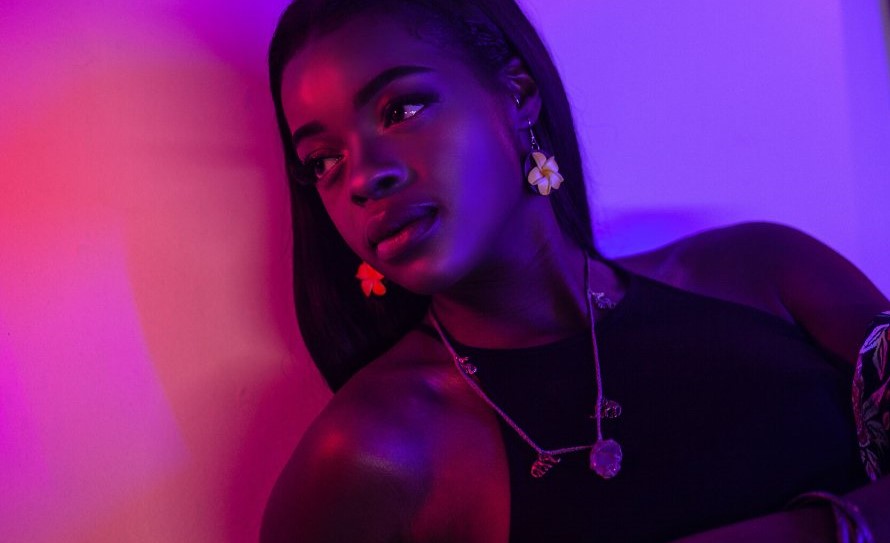 Valérie Omari, la nouvelle sensation de « Apple Music New Artist Spotlight »
