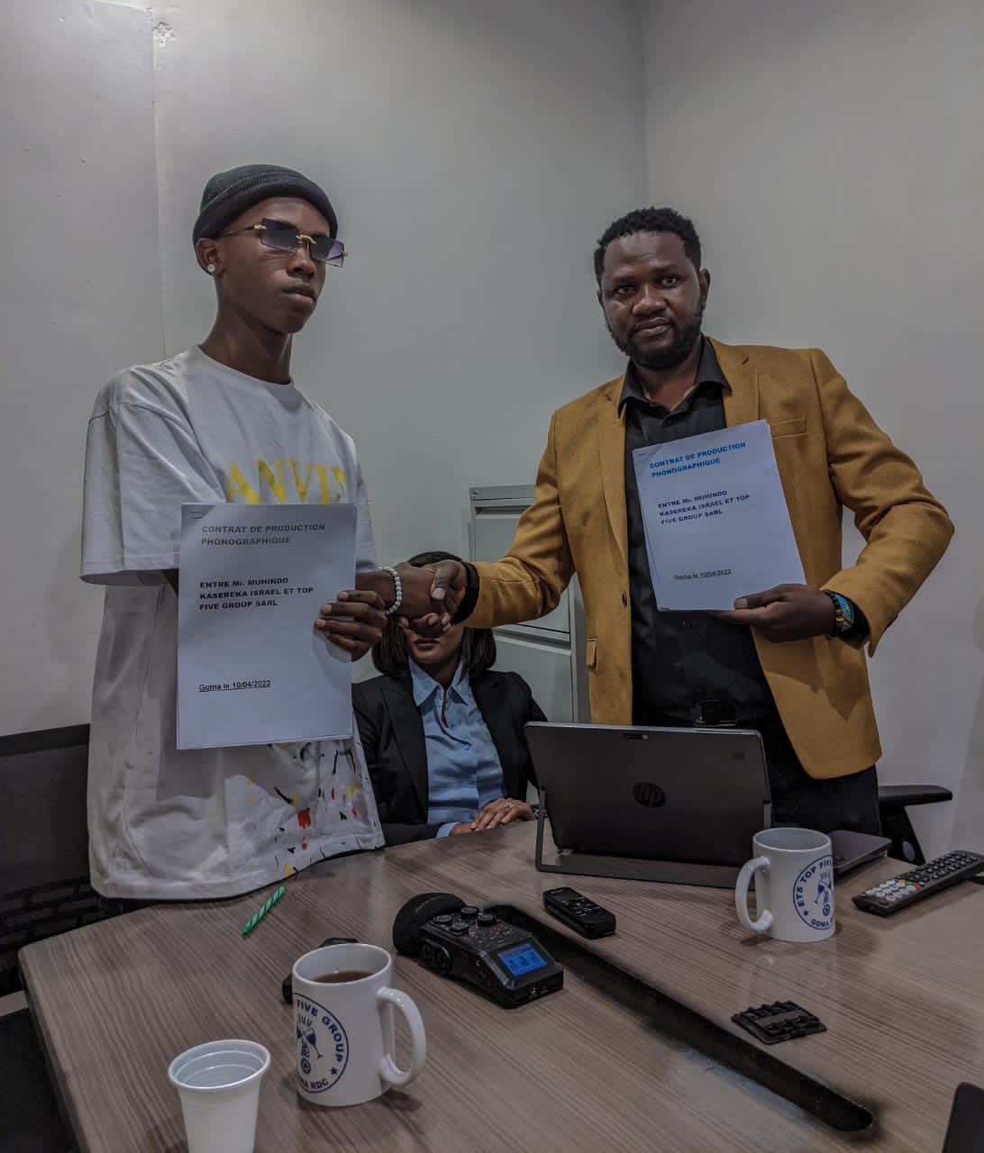 Goma : Le label « Top Five » signe un contrat de 10 ans avec le jeune talentueux Isras Mello