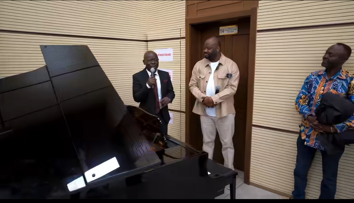 Musique : L’artiste Moïse Mbiye désormais ambassadeur de l’INA