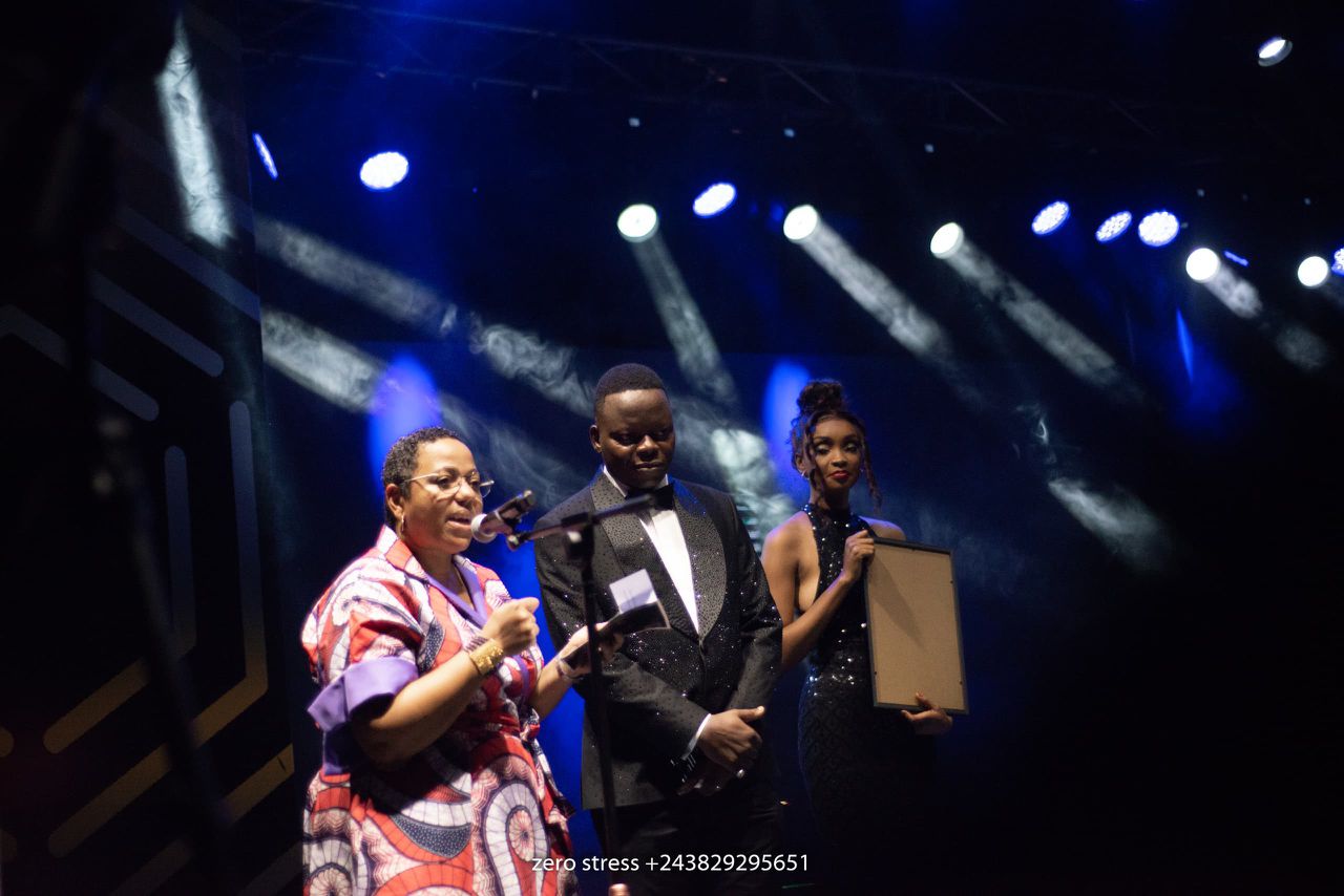 Soirée des arts- Prix Lokumu 5: « Soyons fiers de tout ce que nous réussissons à faire malgré les embûches » (Myoto Liyolo)