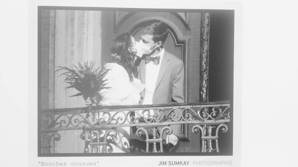 Expo/ ‘‘Bouche cousue’’ : Le photographe Jim Sumkay immortalise les images du quotidien sous ‘‘l’ère covid’’