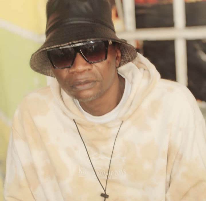 Découverte : L’artiste Petiloo Sa Majesté, le porte-drapeau de la rumba congolaise au Nigéria