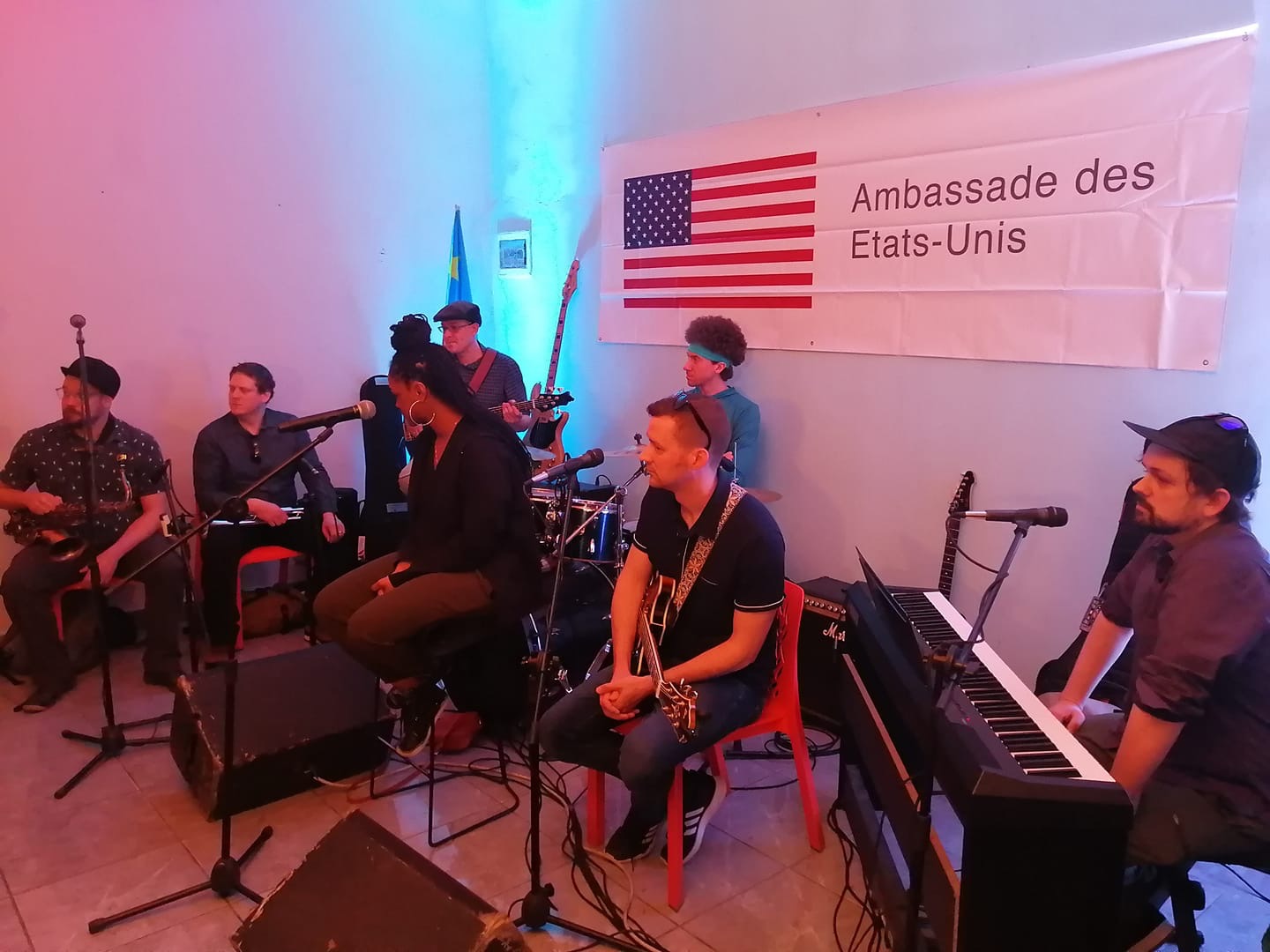 Euforquestra (USA) conseille aux artistes congolais d’envahir l’internet !
