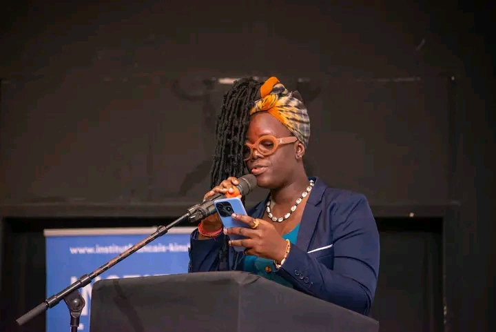 Performance «Sortir du carcan»: Sarah Ndele invite le Congo à prioriser les actes que des discours !
