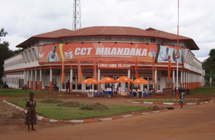 Mbandaka :  FELIOMBA dresse un tapis rouge aux livres