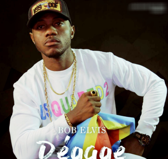Bob Elvis signe « Dégage »